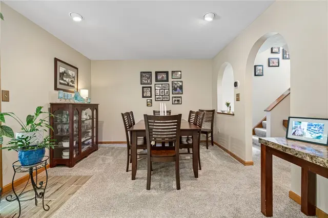 162 Old English Rd gallery image 7
