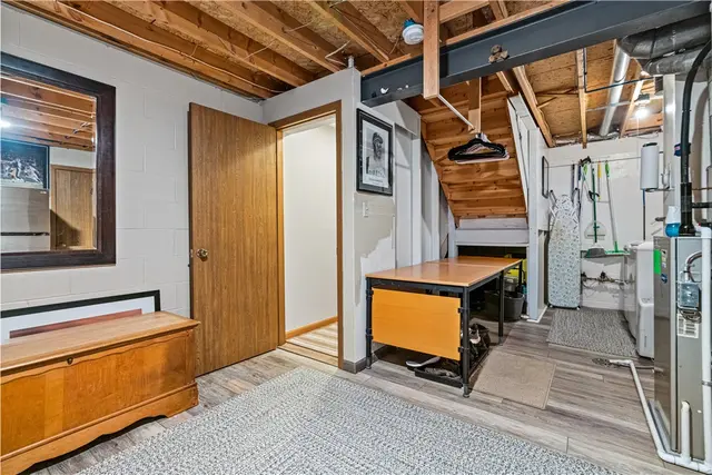 162 Old English Rd gallery image 11