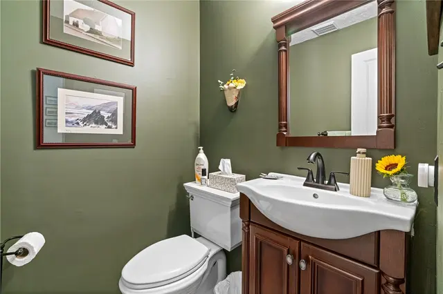162 Old English Rd gallery image 12
