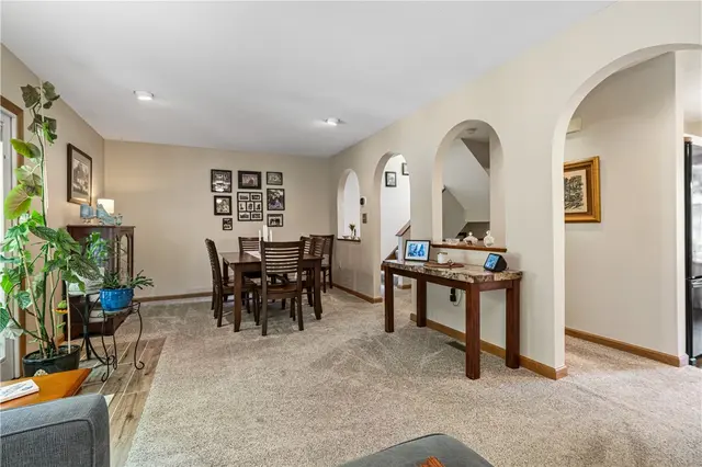 162 Old English Rd gallery image 21
