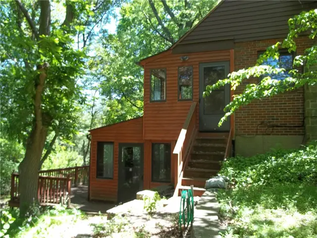 162 Richmond Cir gallery image 24