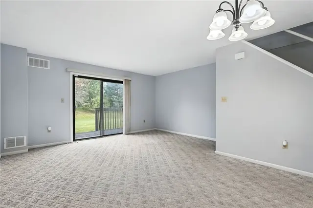 162 Woodhaven Drive gallery image 8
