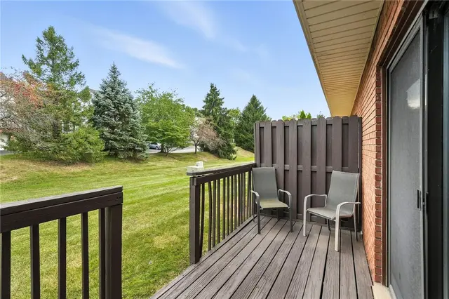 162 Woodhaven Drive gallery image 17