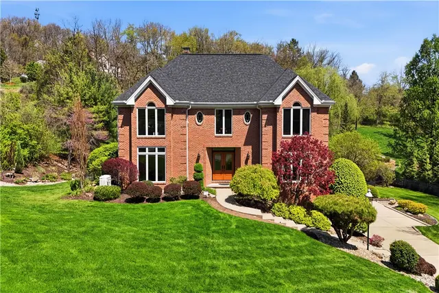 1621 Blackburn Heights Drive gallery image 2