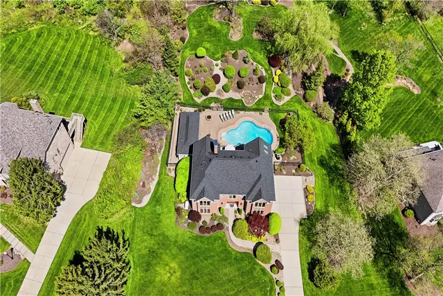 1621 Blackburn Heights Drive gallery image 7