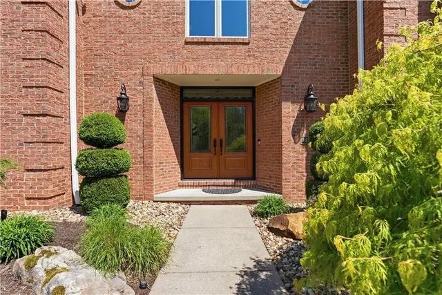 1621 Blackburn Heights Drive gallery image 8