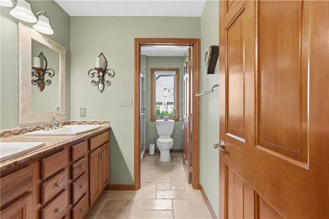 1621 Blackburn Heights Drive gallery image 9