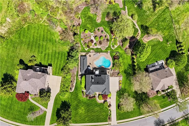 1621 Blackburn Heights Drive gallery image 13