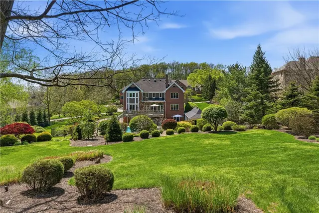 1621 Blackburn Heights Drive gallery image 15