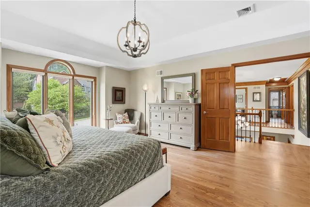 1621 Blackburn Heights Drive gallery image 17