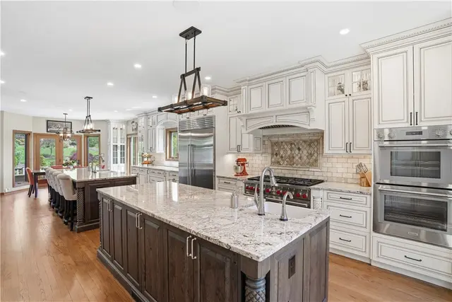1621 Blackburn Heights Drive gallery image 19