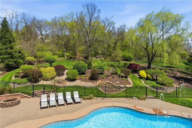 1621 Blackburn Heights Drive gallery image 22