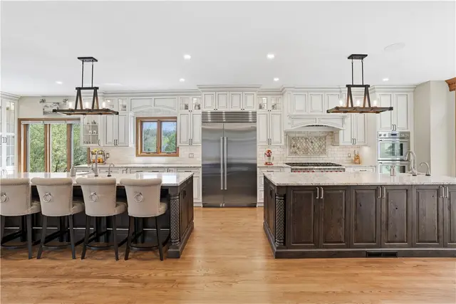 1621 Blackburn Heights Drive gallery image 28