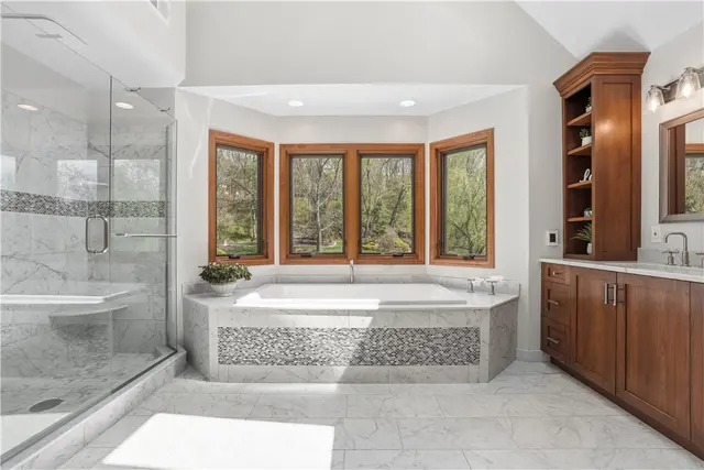 1621 Blackburn Heights Drive gallery image 30
