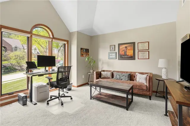 1621 Blackburn Heights Drive gallery image 32