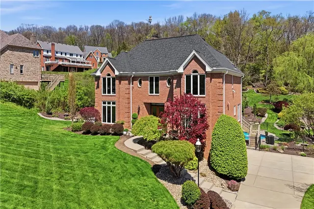 1621 Blackburn Heights Drive gallery image 35