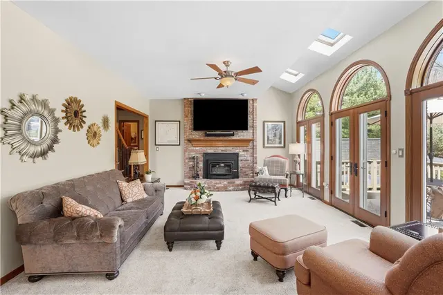 1621 Blackburn Heights Drive gallery image 40