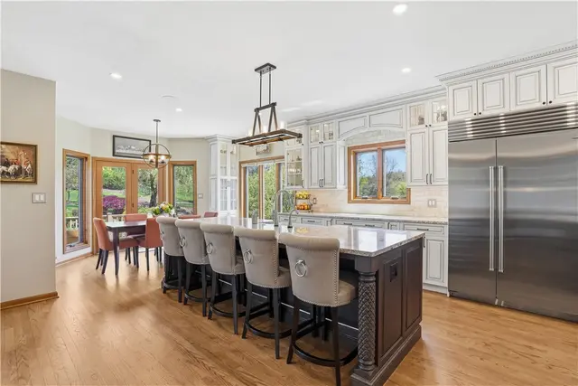 1621 Blackburn Heights Drive gallery image 42
