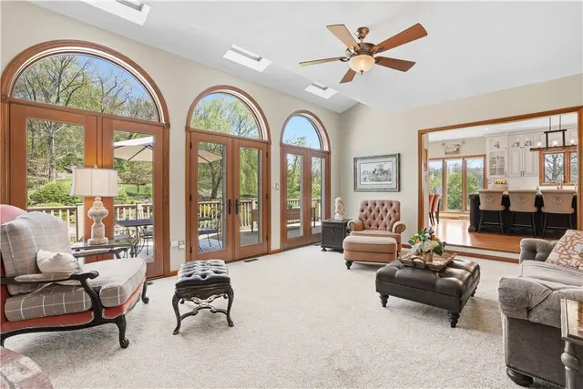 1621 Blackburn Heights Drive gallery image 48
