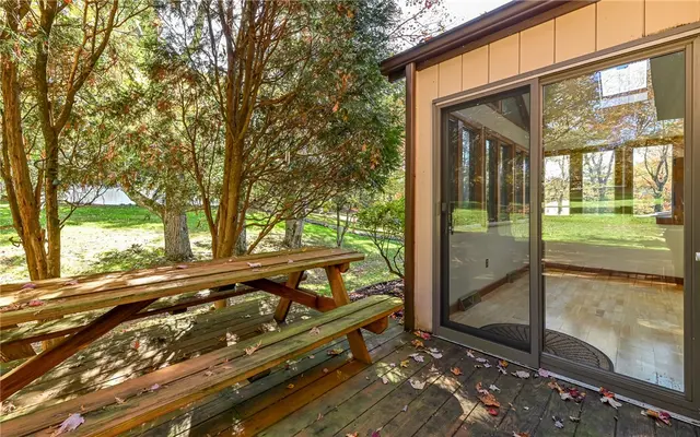 1627 King James Dr gallery image 7