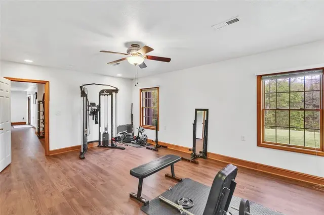 163 Oakview Dr gallery image 8