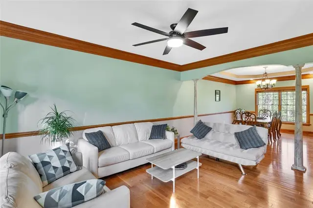 163 Oakview Dr gallery image 9