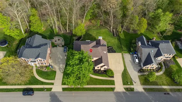 163 Oakview Dr gallery image 12