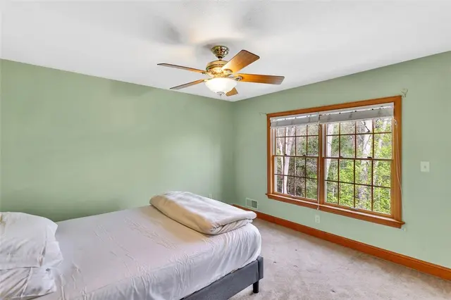 163 Oakview Dr gallery image 20