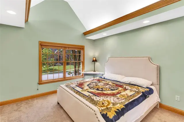 163 Oakview Dr gallery image 27