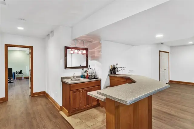 163 Oakview Dr gallery image 35