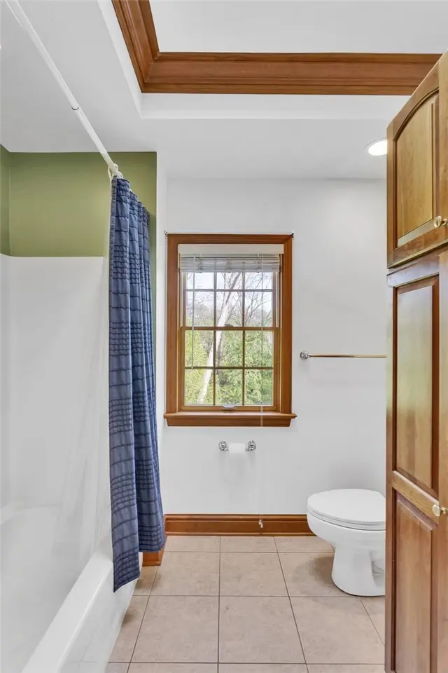 163 Oakview Dr gallery image 36