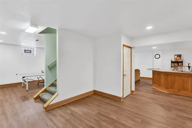 163 Oakview Dr gallery image 42