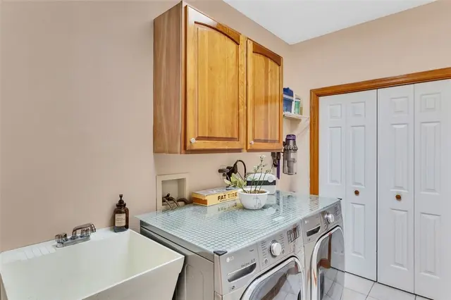 163 Oakview Dr gallery image 43