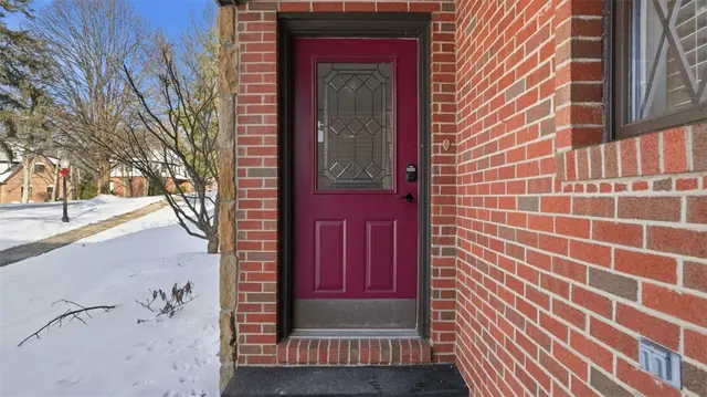 1632 Stone Mansion gallery image 3