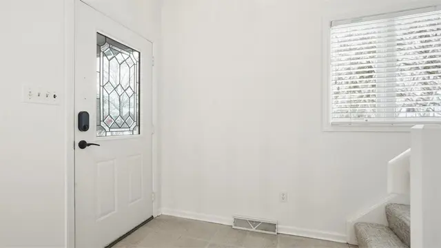 1632 Stone Mansion gallery image 4