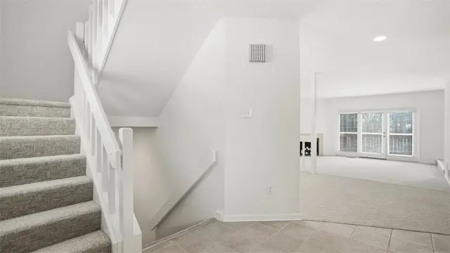 1632 Stone Mansion gallery image 6