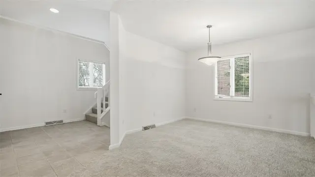 1632 Stone Mansion gallery image 11
