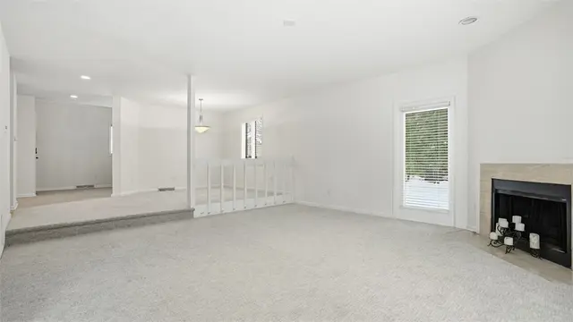 1632 Stone Mansion gallery image 12