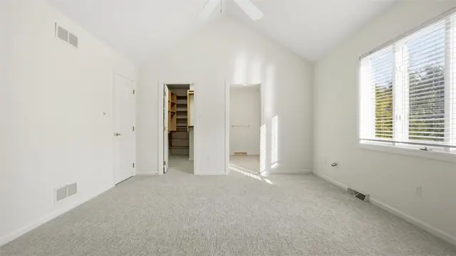 1632 Stone Mansion gallery image 23