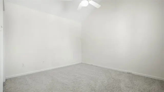 1632 Stone Mansion gallery image 28