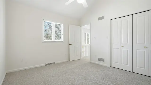 1632 Stone Mansion gallery image 29