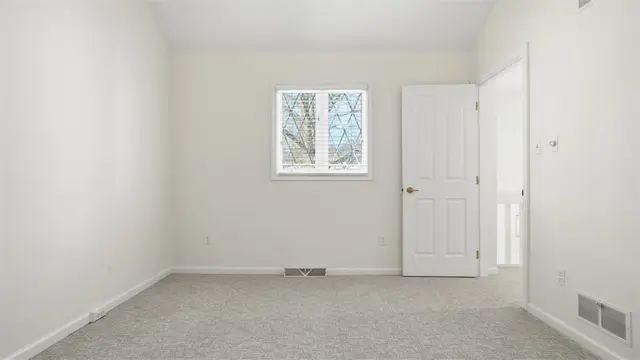 1632 Stone Mansion gallery image 30
