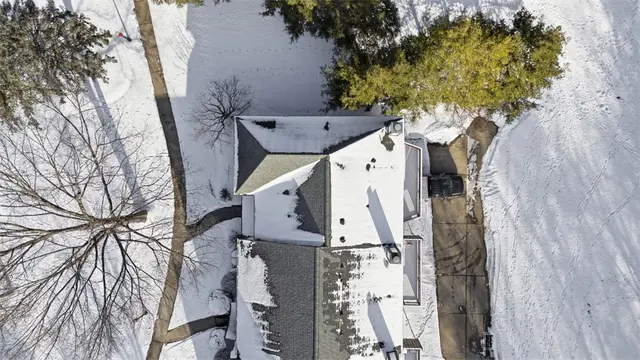 1632 Stone Mansion gallery image 44