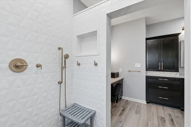 1634 Blackburn Heights DRIVE gallery image 3