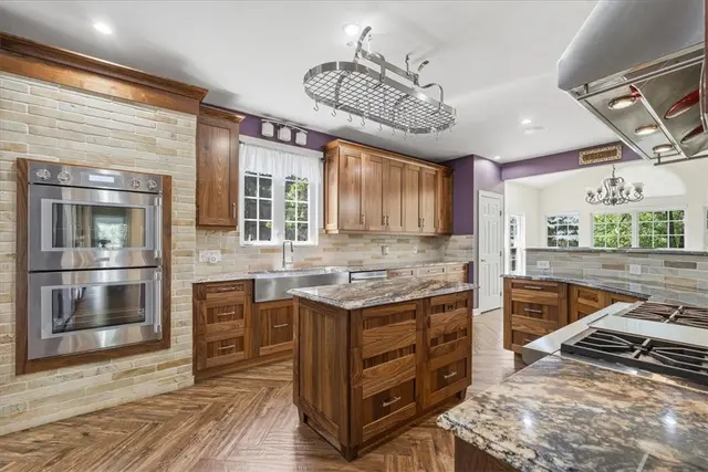 1634 Blackburn Heights DRIVE gallery image 4