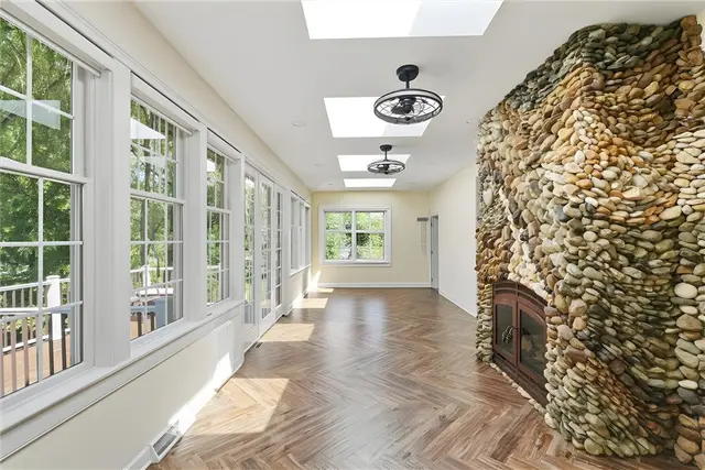1634 Blackburn Heights DRIVE gallery image 13