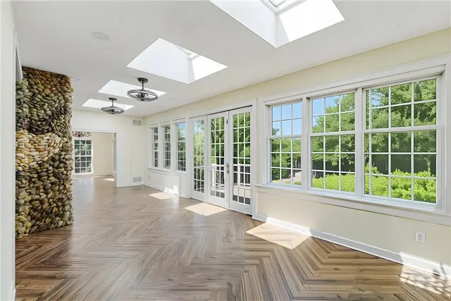 1634 Blackburn Heights DRIVE gallery image 32