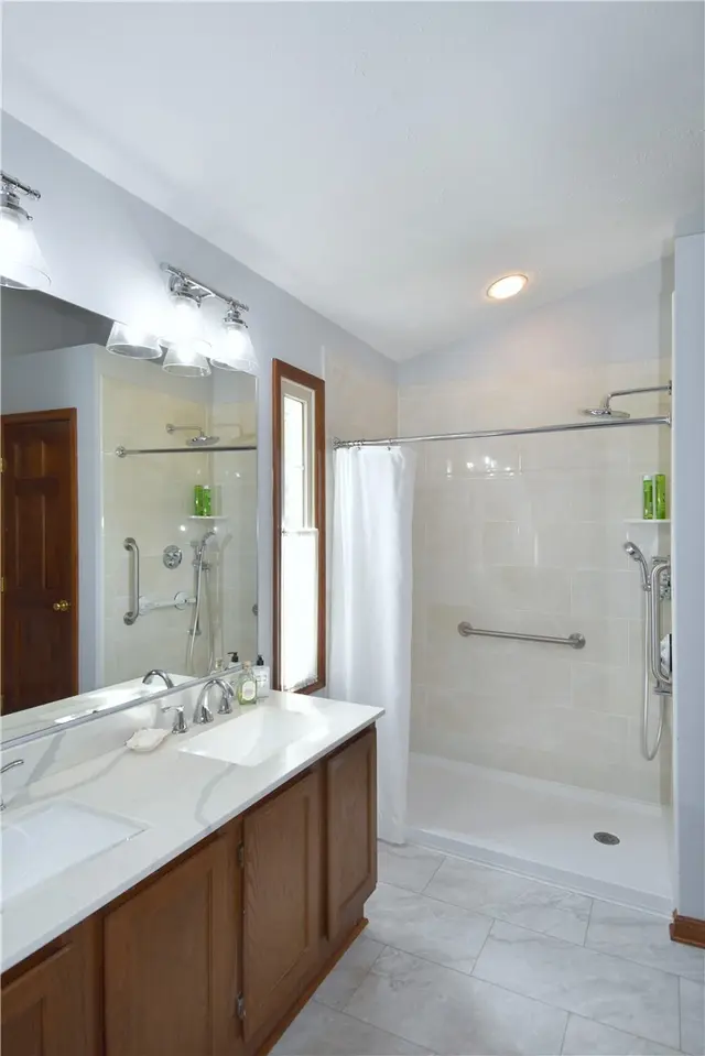 1634 Pinehurst Court gallery image 13