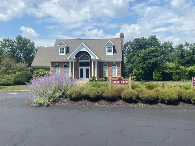 1634 Pinehurst Court gallery image 15
