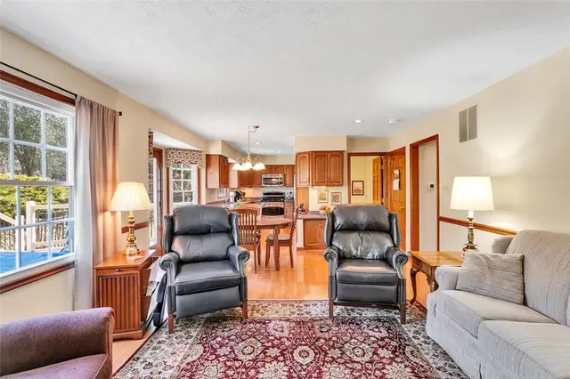 1634 Pinehurst Court gallery image 16